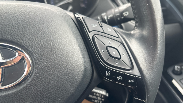 Toyota C-HR 1.8 Hybrid Design 5dr CVT Hybrid Hatchback